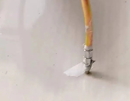 靖远瓷砖空鼓维修公司专业解答在瓷砖铺贴过程中，如果使用的砂料过粗（如全部使用了粗砂），可能会导致以下问题